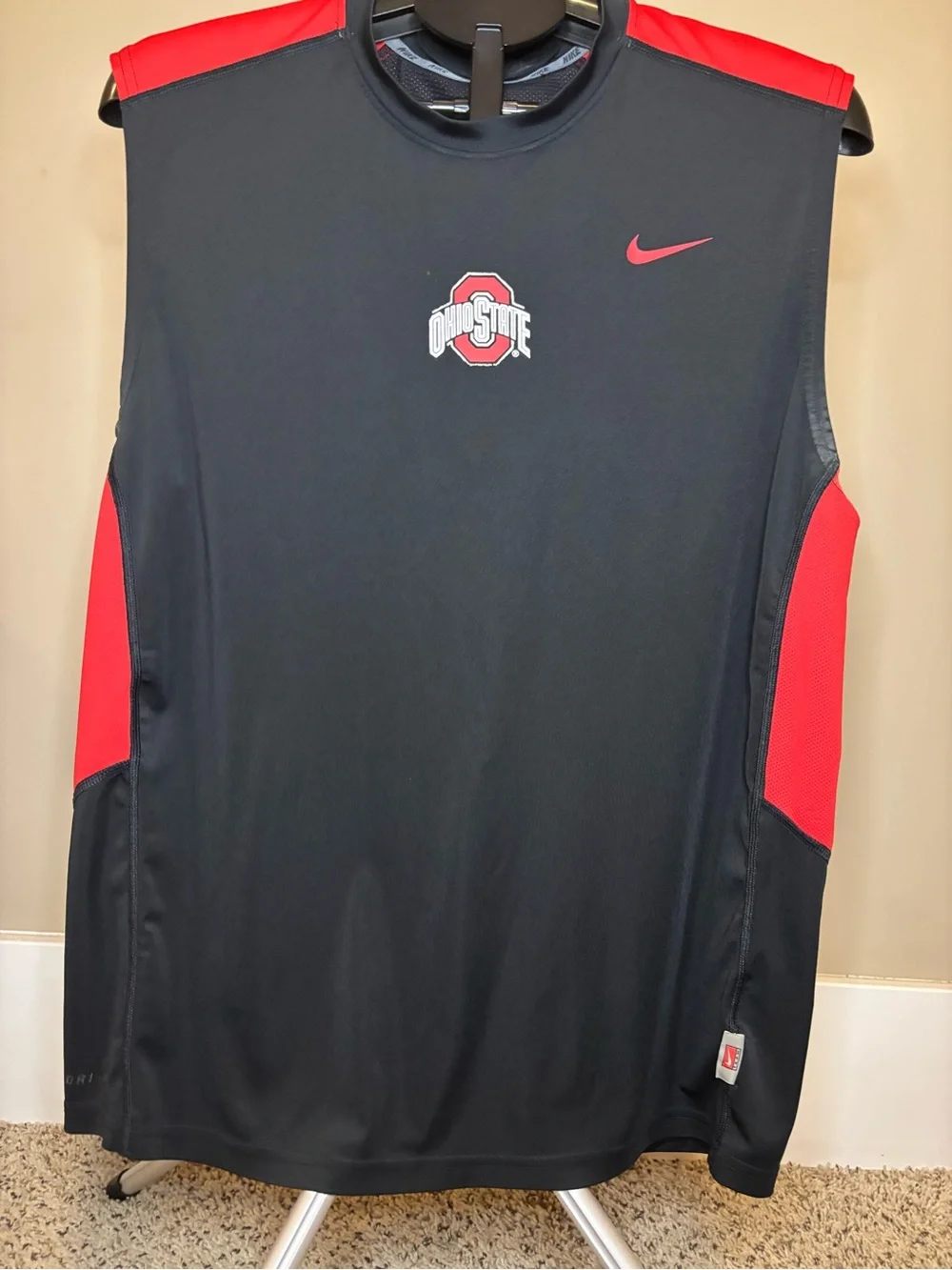 Nike Dri-FIT Ohio State Buckeyes Men’s Large Sleeveless Performance Shirt